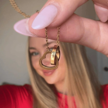 Pudełko z Różą Wieczną e Grawerowanym Naszyjnikiem